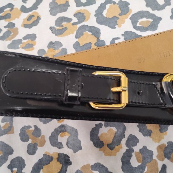 ❤️MOSCHINO GOLD 2 HEART BUCKLES Black Patent Leather Belt Sz 48 32/36 - Picture 4 of 7